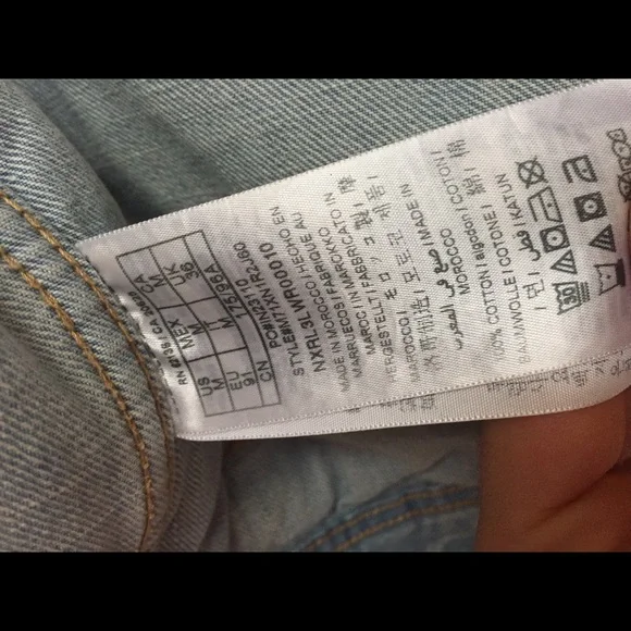 Guess Denim Rose Jean Jacket Acid Wash Patchwork Paintings Skull Compass Blood - Picture 12 of 12